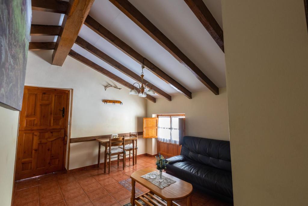 Rurales Villa-garcia Apartment Corigos